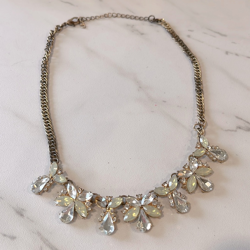 Slate & Willow Accessories Crystal Floral Necklace